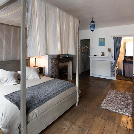 Les Chambres De Lourmel Понтиви Экстерьер фото