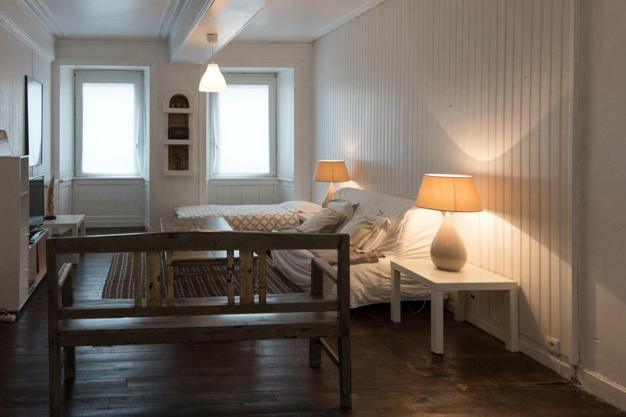Les Chambres De Lourmel Понтиви Экстерьер фото
